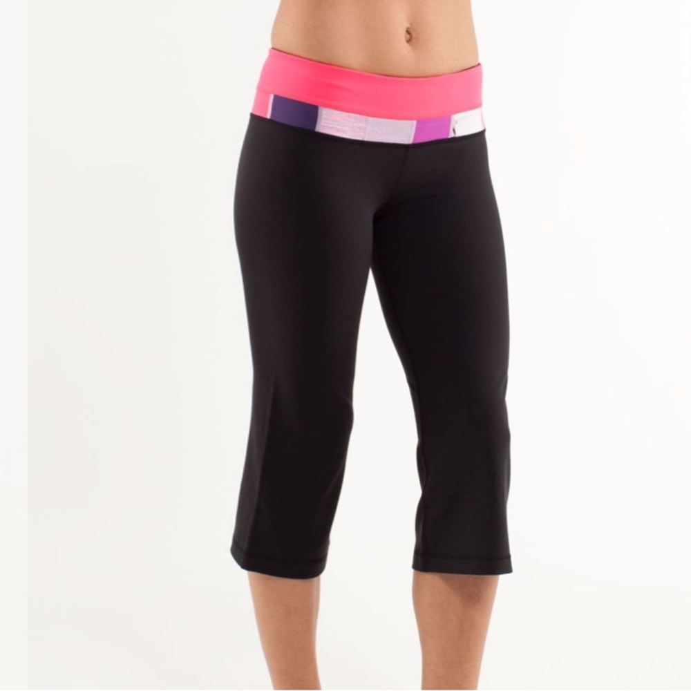 Lululemon Groove REVERSIBLE  Crop